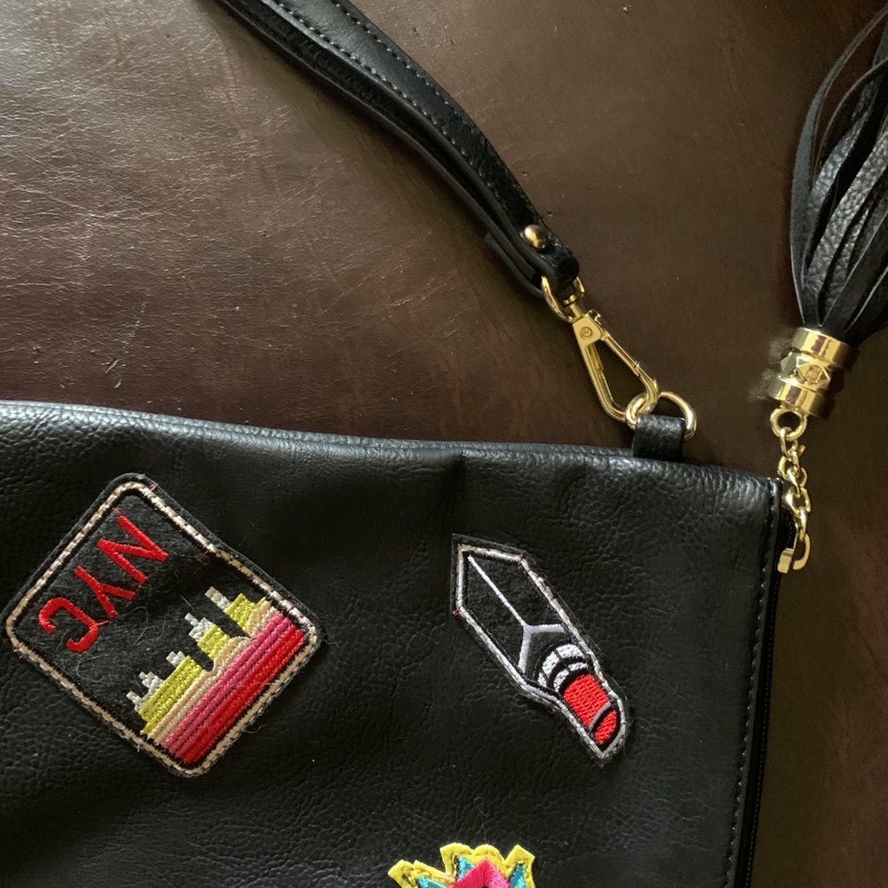 Purse:wristlets - Picture 3 of 5